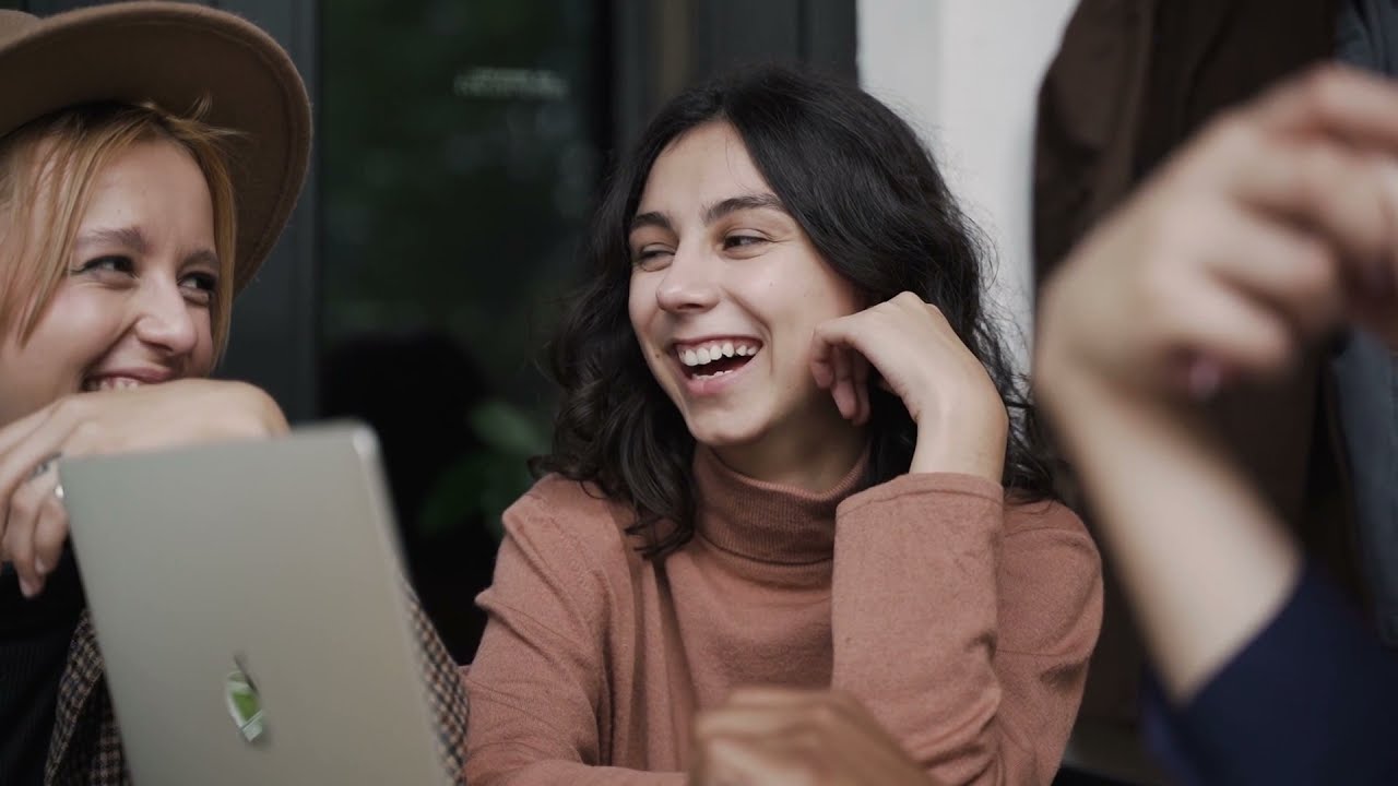 Estrategias-de-Marketing-para-Empresas-de-Tecnologia-Limpia-Tecnologia-para-el-Bienestar | Hablemos de Marketing