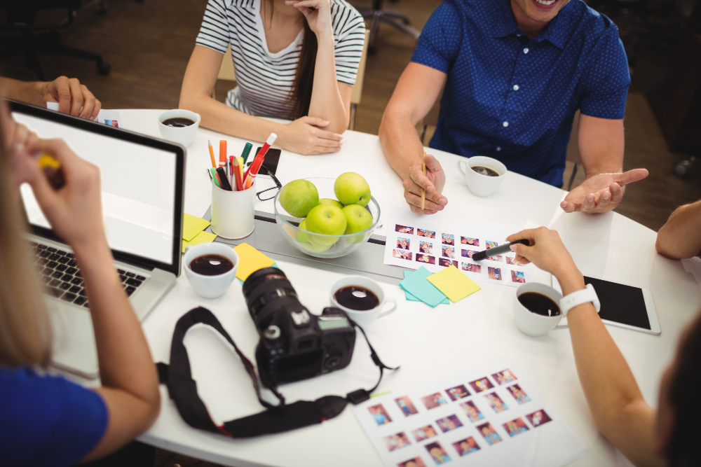 747412 - Friday Monkeys | Hablemos de Marketing