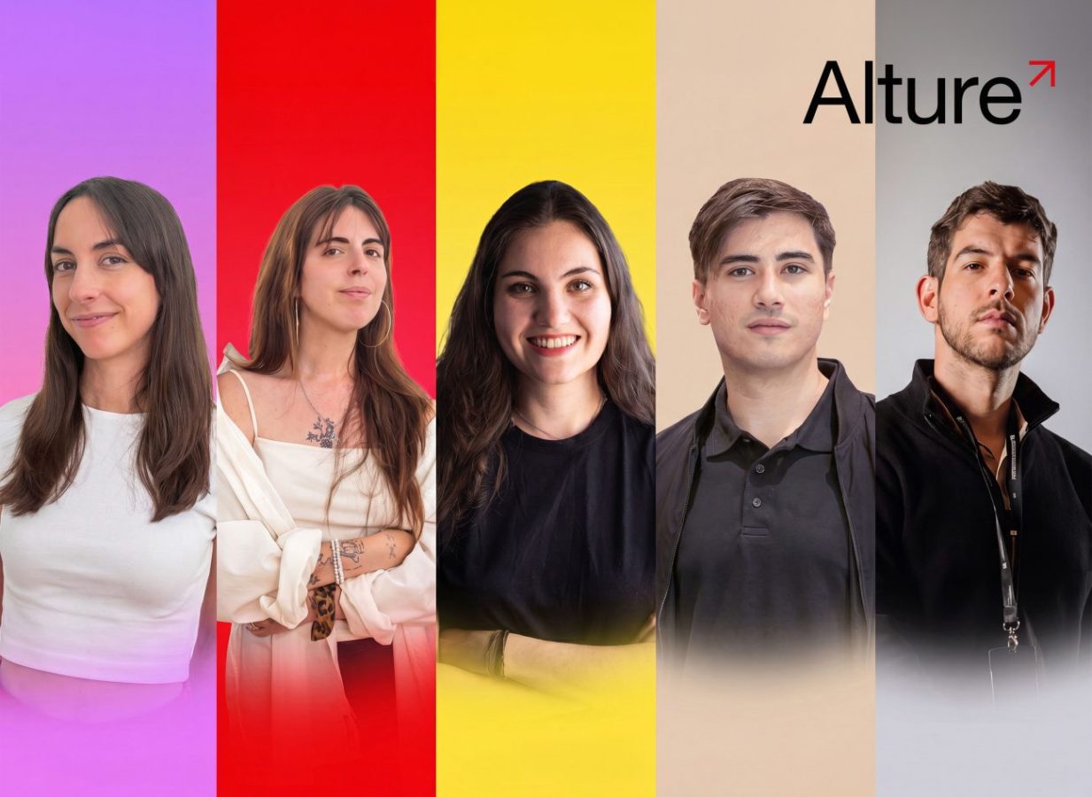 Alture - IP | Hablemos de Marketing Group portrait of five diverse young professionals posed in front of vertical color panels, with Alture logo in the corner.